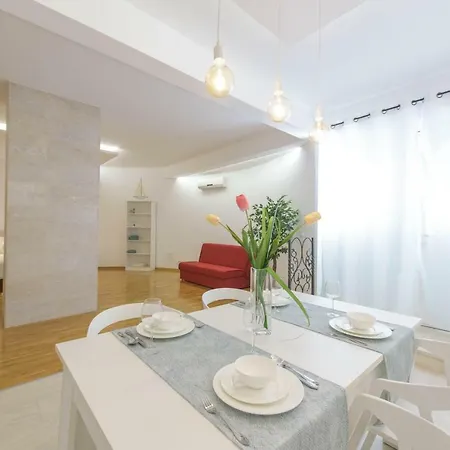 Deluxe Renata * Split