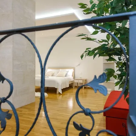 Deluxe Renata * Split